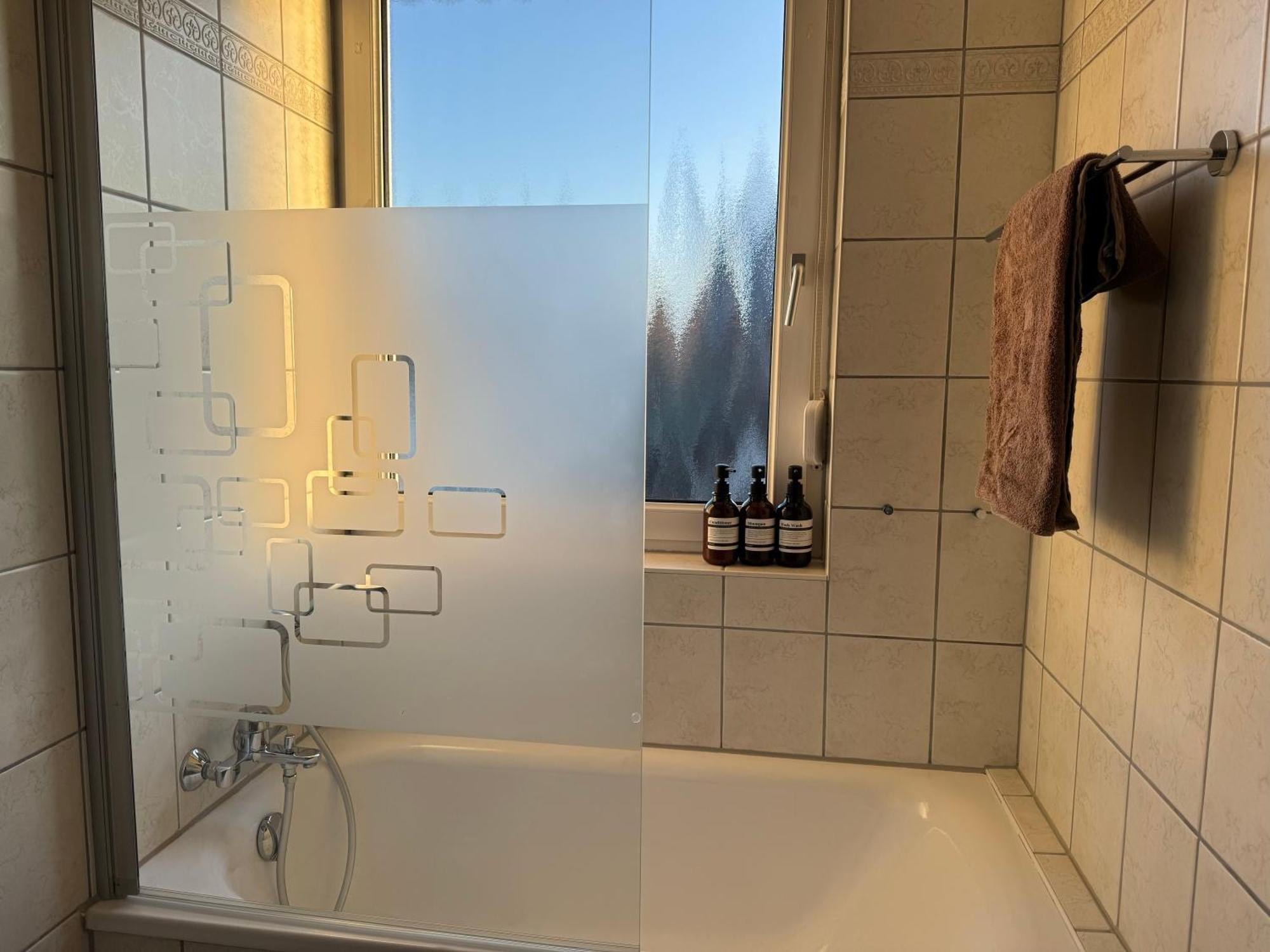 Ruhrpott Residenz - 3 Zimmer Suite - 70Qm Mit Balkon Oberhausen  Esterno foto