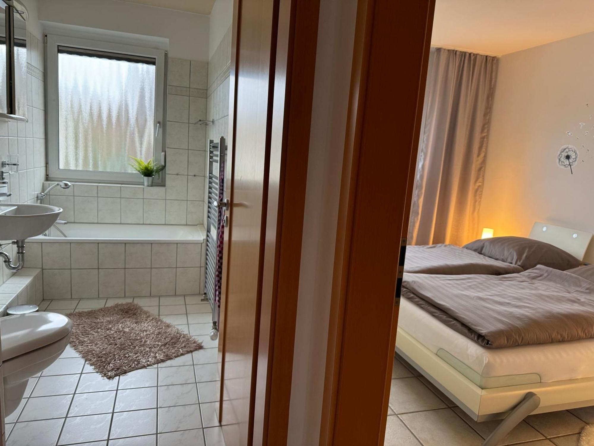 Ruhrpott Residenz - 3 Zimmer Suite - 70Qm Mit Balkon Oberhausen  Esterno foto